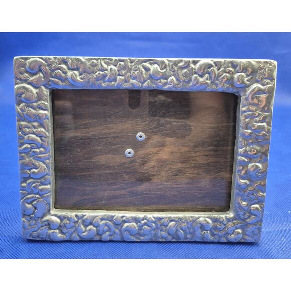 Two Vtg Arte Giancarlo Honduras Pewter Photo Frames Curlicues Wood Back 7x5" - Picture 7 of 9